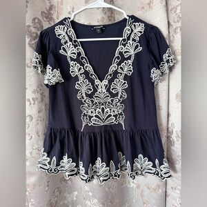 EXPRESS/Size: S/ Embroidered V Neck Peplum Top
